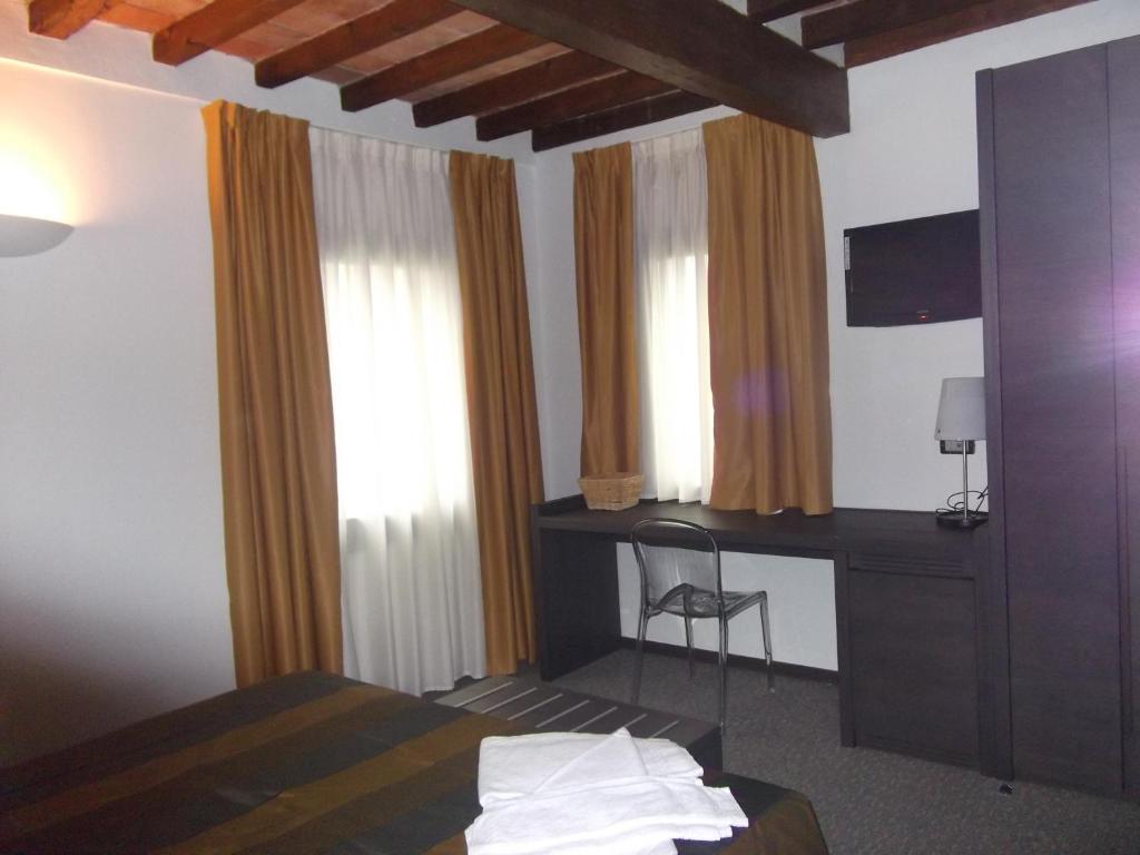 Locanda Sant'Ambrogio Rivalta  Phòng bức ảnh