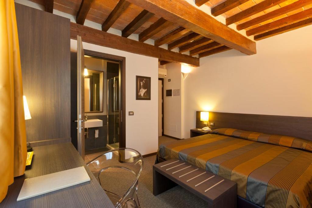Locanda Sant'Ambrogio Rivalta  Phòng bức ảnh