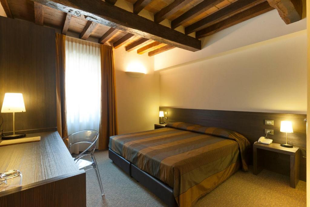 Locanda Sant'Ambrogio Rivalta  Phòng bức ảnh