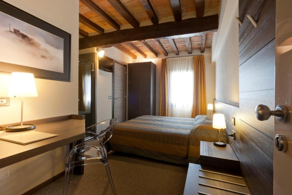 Locanda Sant'Ambrogio Rivalta  Phòng bức ảnh